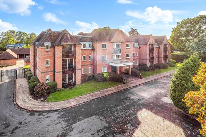 2 Bedroom Flat For Sale In The Avenue, Herondean The Avenue, PO19