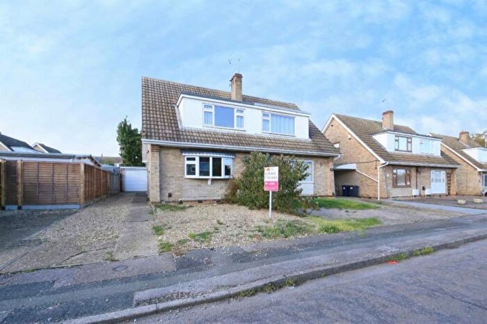 3 Bedroom Semi-Detached House For Sale In Badger Close, Yaxley, Peterborough, PE7