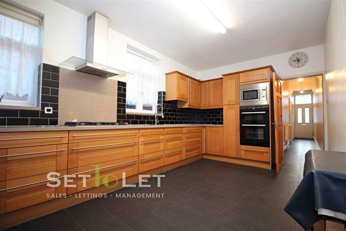 5 Bedroom Town House For Sale In Melbourne Road, Leicester, LE2