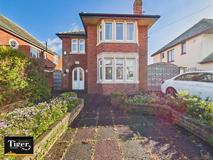 3 Bedroom Detached House For Sale In Walpole Avenue, Blackpool, FY4