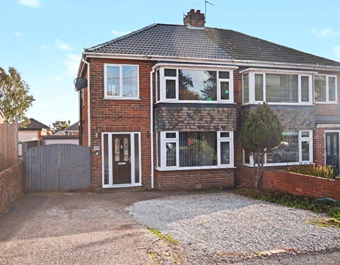 3 Bedroom Semi-Detached House For Sale In Queens Drive, Ossett, West Yorkshire, WF5