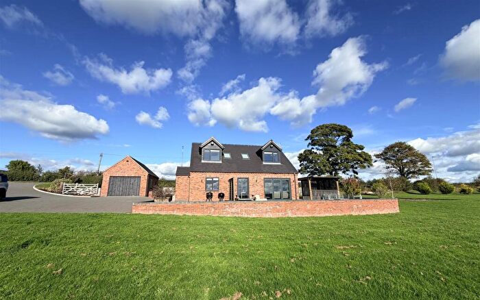 3 Bedroom Detached Bungalow To Rent In Blakeley Lane, Dilhorne, ST10