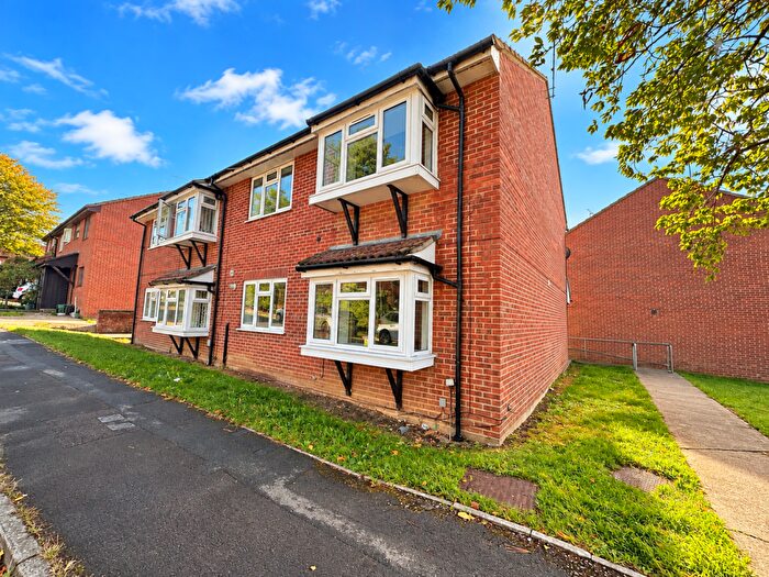 2 Bedroom Maisonette For Sale In Sedgemoor Close, Yeovil, BA21