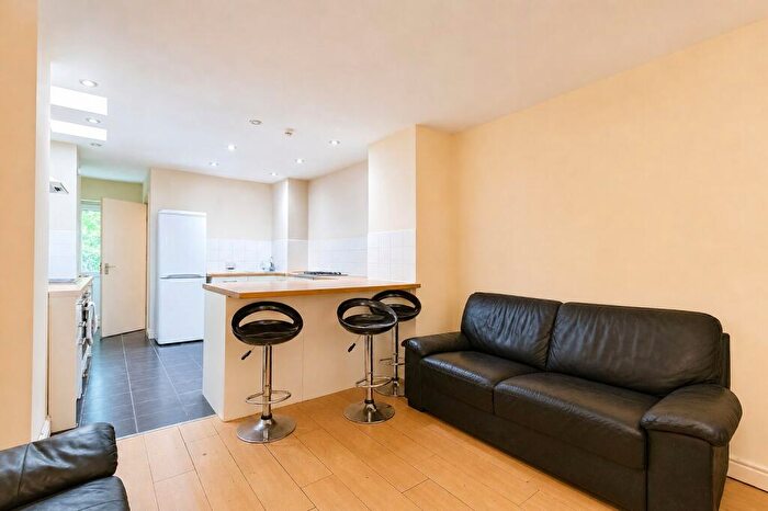 6 Bedroom House To Rent In Heeley Road, Birmingham, B29