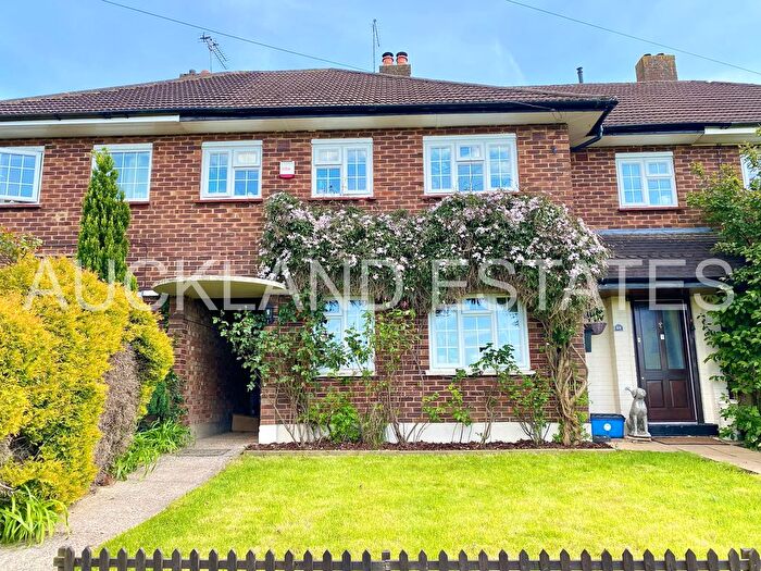 4 Bedroom Terraced House To Rent In South Mimms, Potters Bar, EN6
