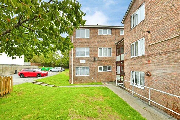 3 Bedroom Maisonette For Sale In Linton Close, Tamerton Foliot, Plymouth, PL5