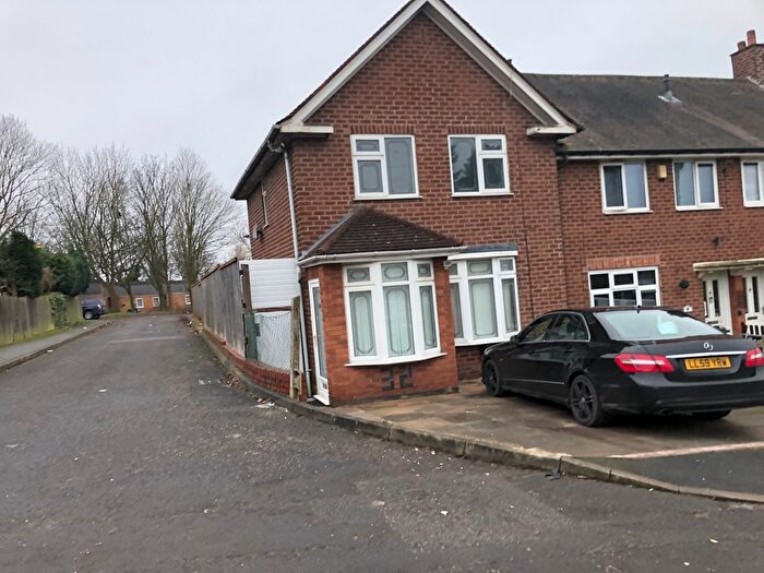 3 Bedroom End Of Terrace House For Sale In Harrowfield Road, Stechford, B33