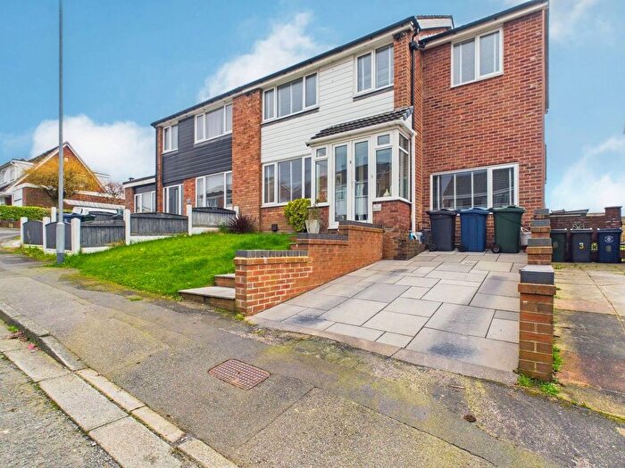 5 Bedroom Semi-Detached House For Sale In Ambergate, Skelmersdale, WN8