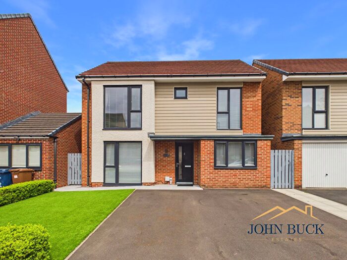 4 Bedroom Detached House For Sale In Chillingham Close, Teal Farm, NE38