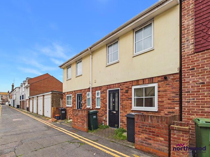 2 Bedroom Semi-Detached House To Rent In Lushington Lane, Town Centre, Eastbourne, BN21