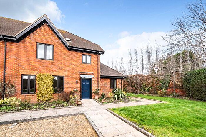 3 Bedroom Cottage For Sale In Remenham Row, Wargrave Road, Henley-On-Thames, RG9