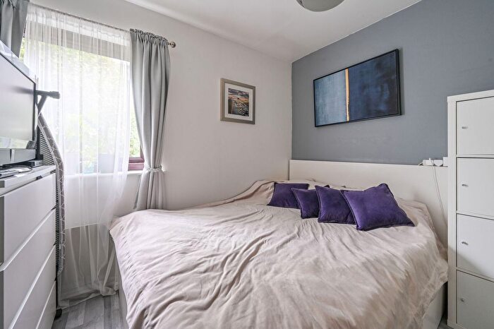 1 Bedroom Flat For Sale In Horseferry Road, Limehouse, London, E14