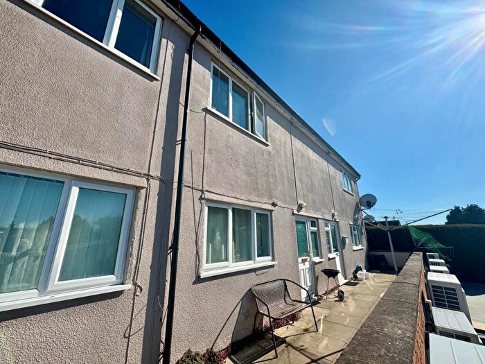 2 Bedroom Maisonette For Sale In High St, Chalgrove, OX44