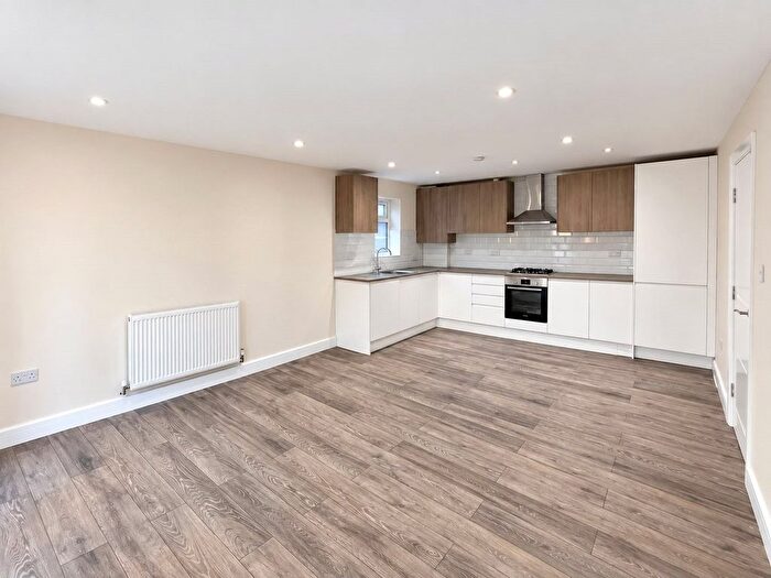 5 Bedroom Semi-Detached House To Rent In Ullswater Close, Hayes, UB4