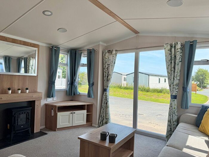 2 Bedroom Mobile/park Home For Sale In Pentire Coastal Holiday Park, Stibb Road Bude, EX23