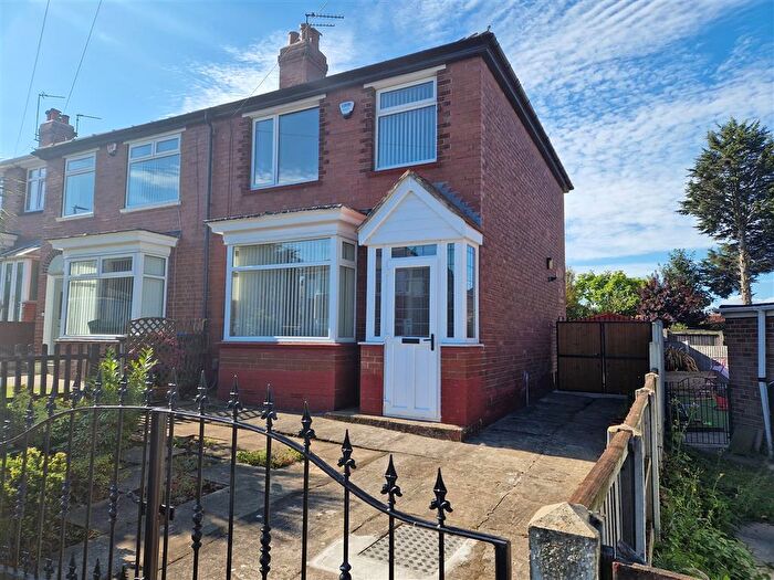 3 Bedroom Semi-Detached House To Rent In Masefield Road, Wheatley Hills, DN2