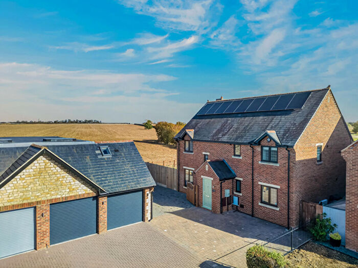5 Bedroom Detached House For Sale In Lodge Farm Court, Castlethorpe, Milton Keynes, MK19