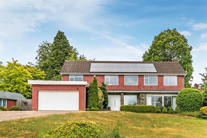 5 Bedroom Detached House For Sale In Wynnstow Park, Oxted, RH8