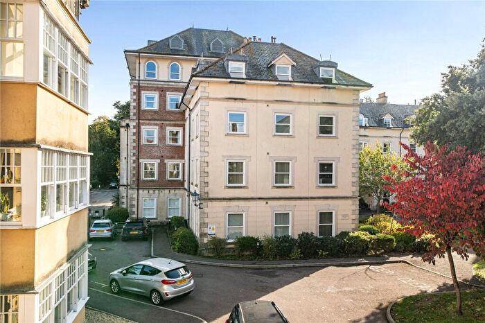 2 Bedroom Apartment For Sale In Somerleigh Road, Dorchester, Dorset, DT1