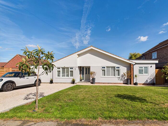 4 Bedroom Bungalow For Sale In The Warren, Chesham, Buckinghamshire, HP5