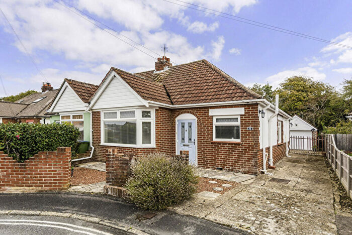 2 Bedroom Bungalow For Sale In Chamberlain Grove, Fareham, PO14