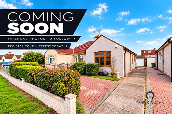 3 Bedroom Bungalow For Sale In Luddesdon Road, Erith, DA8