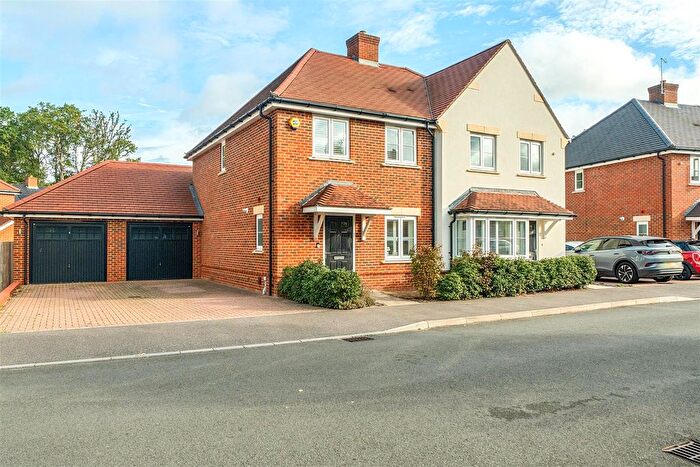 3 Bedroom Semi-Detached House For Sale In Swords Drive, Crowthorne, Berkshire, RG45