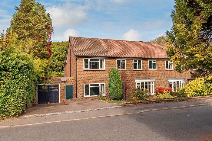 5 Bedroom Semi-Detached House For Sale In Yarm Close, South Leatherhead, KT22