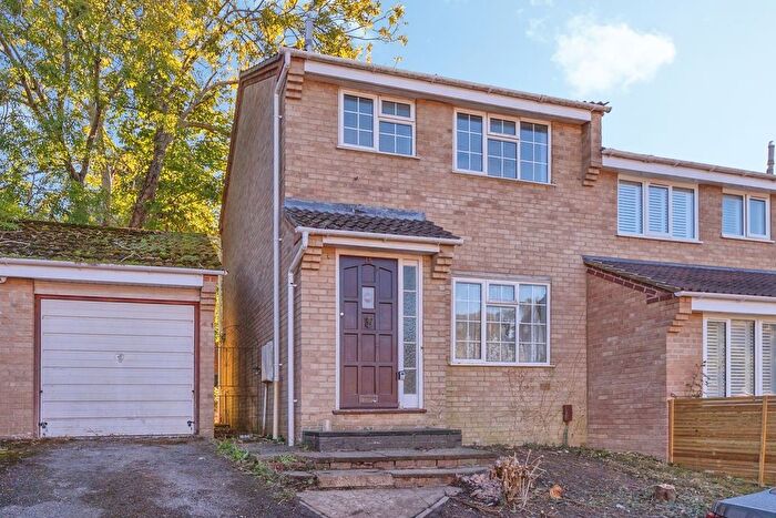 3 Bedroom Semi-Detached House For Sale In Well Copse Close, Waterlooville, Hampshire, PO8