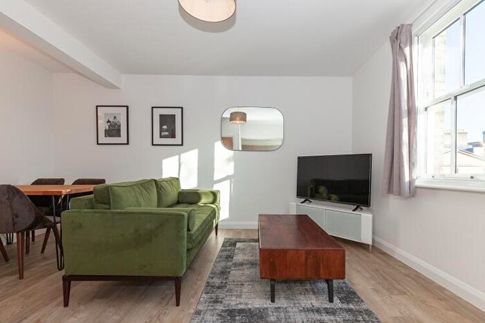 2 Bedroom Apartment To Rent In Blue Boar Street, Oxford, OX1