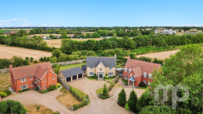 5 Bedroom Detached House For Sale In The Ridings, Finished To A High Specification Throughout, Spooner Row, NR18