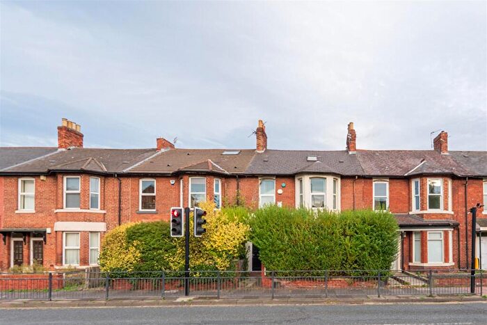4 Bedroom Maisonette To Rent In **Available Now** Chillingham Road, Newcastle Upon Tyne, NE6