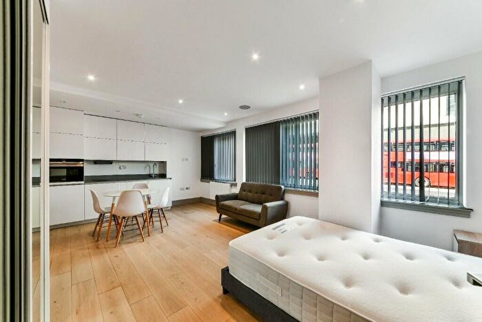 Apartment To Rent In Kingsway, London, N12