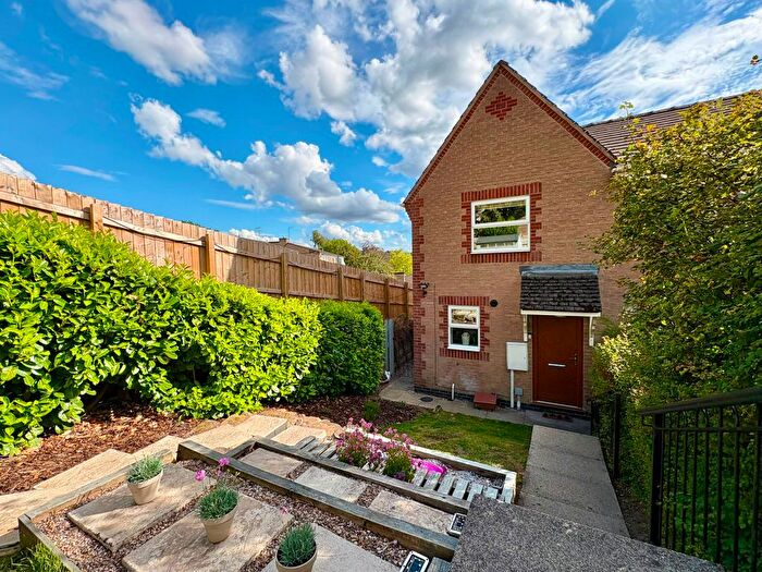 2 Bedroom End Of Terrace House For Sale In Victoria Hall Gardens, Matlock, DE4