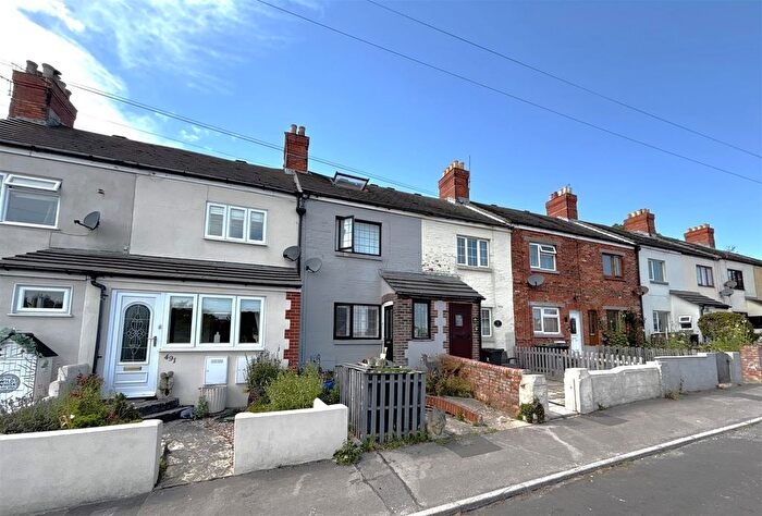 2 Bedroom Terraced House For Sale In Chickerell Road, Chickerell, Weymouth, DT3