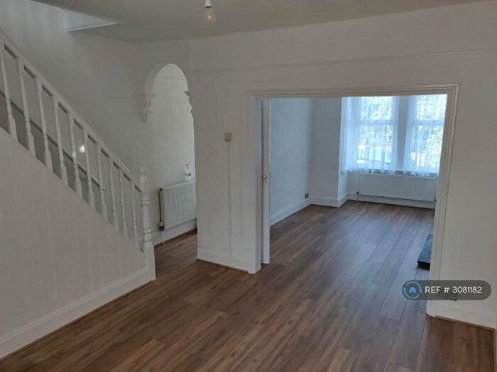 3 Bedroom Terraced House To Rent In Ferndale Road, Gillingham, ME7