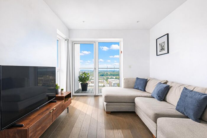 1 Bedroom Apartment For Sale In York Way, London, N7