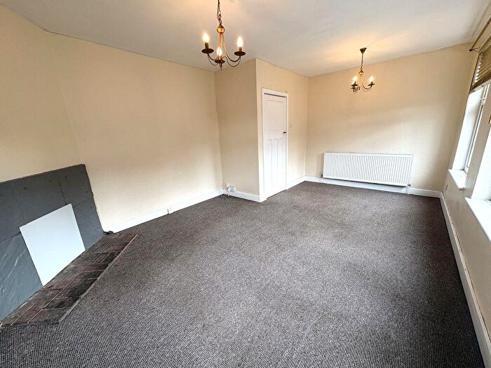 3 Bedroom Maisonette To Rent In Chester Road, New Oscott, Sutton Coldfield, B73