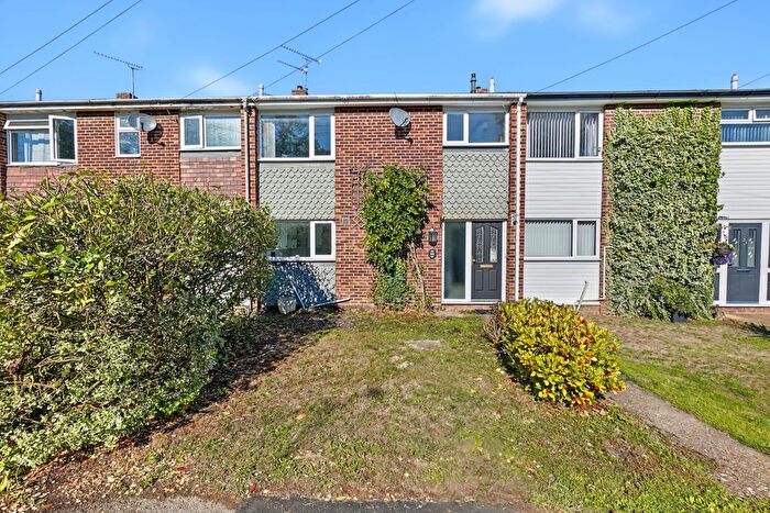 3 Bedroom Terraced House For Sale In Gunnis Close, Parkwood, Rainham, ME8