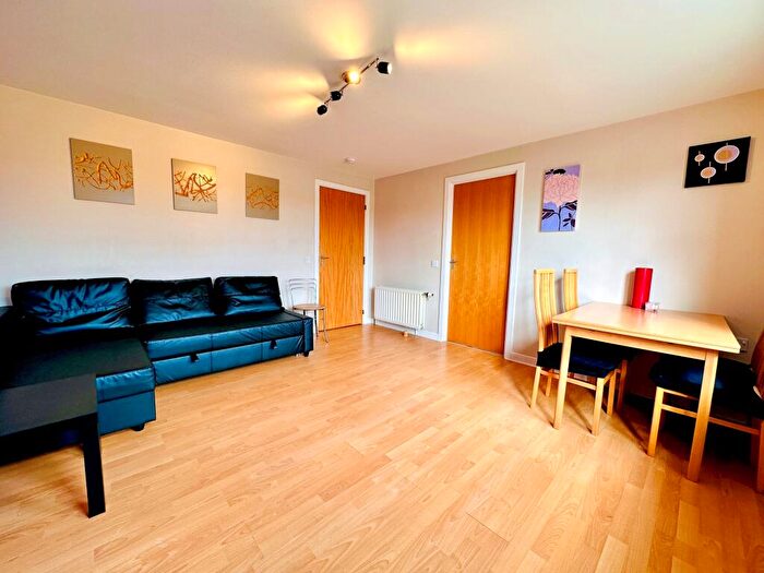 2 Bedroom Flat To Rent In Regent Walk, Linksfield, Aberdeen, AB24
