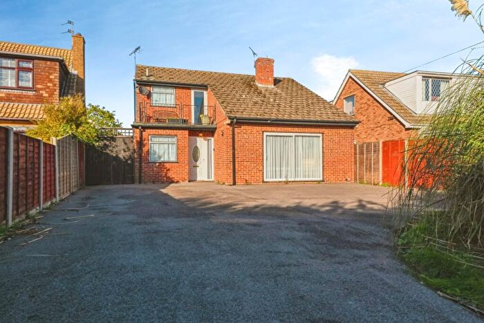 4 Bedroom Detached House For Sale In Point Clear Road, St. Osyth, Clacton-on-Sea, Essex, CO16