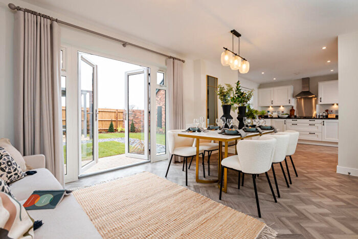 4 Bedroom Detached House For Sale In Chelford Road, Macclesfield, SK10