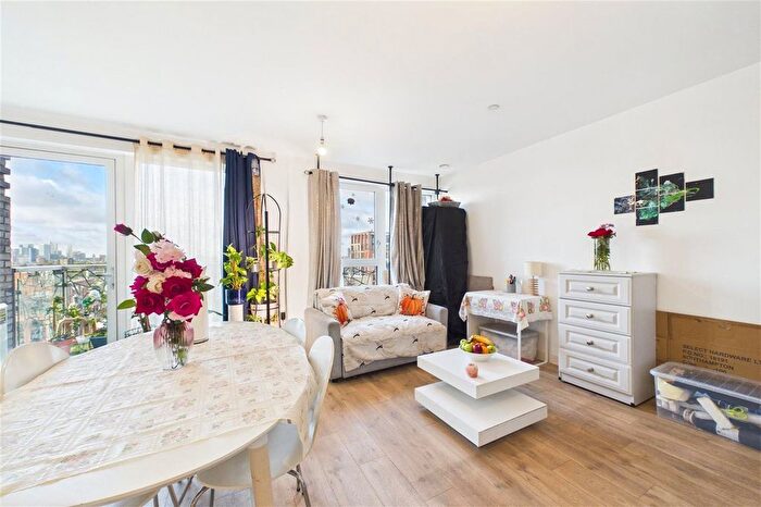 2 Bedroom Flat For Sale In Paynter House, Shipbuilding Way, London, E13