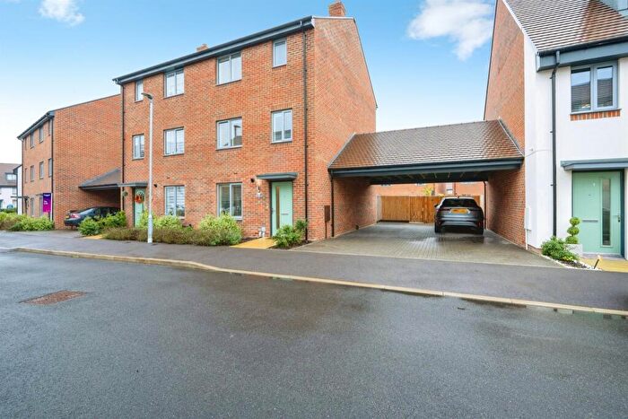 4 Bedroom Town House For Sale In Albatros Lane, Weston Turville, Aylesbury, HP22