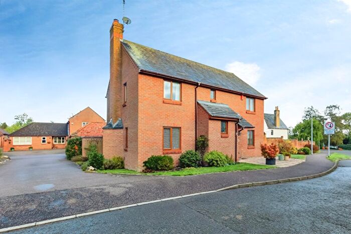 4 Bedroom Detached House For Sale In The Paddocks, Folksworth, Peterborough, PE7