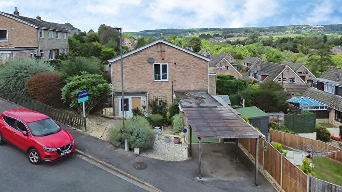 3 Bedroom Semi-Detached House For Sale In Woodhouse Drive, Stroud, GL5