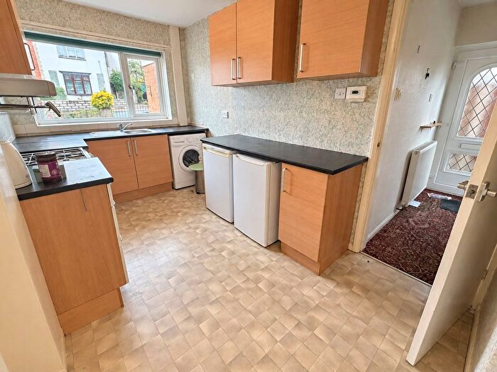 3 Bedroom Semi-Detached House To Rent In Swan Bank, Wolverhampton, WV4