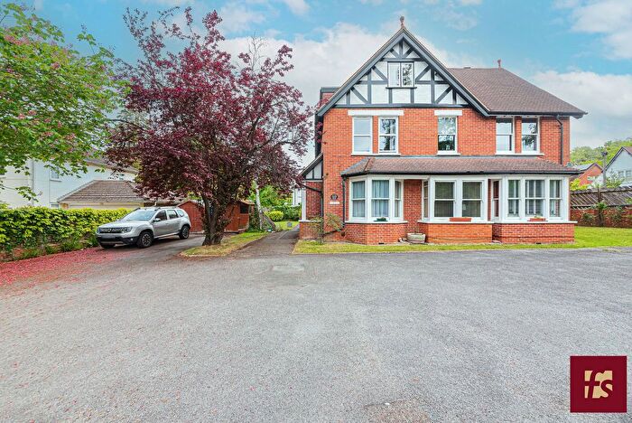 1 Bedroom Flat To Rent In St Annes Court, Dukes Ride, Crowthorne, Berkshire, RG45
