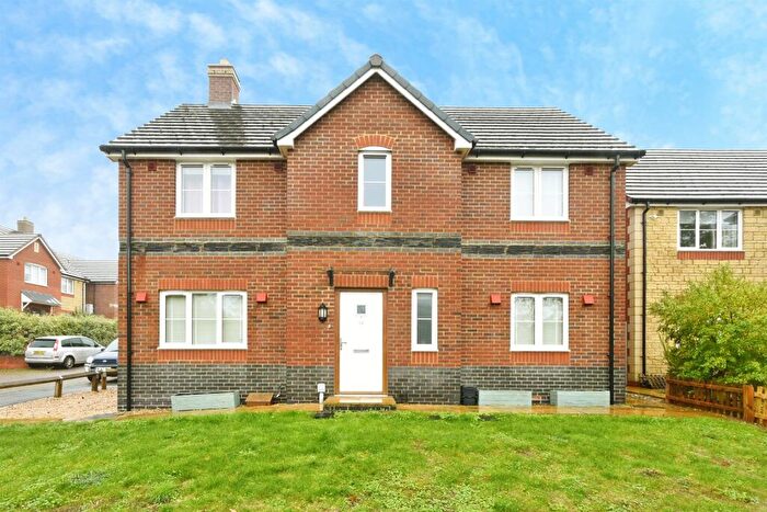 4 Bedroom Detached House For Sale In Jupiter Close, Blunsdon, Swindon, SN26