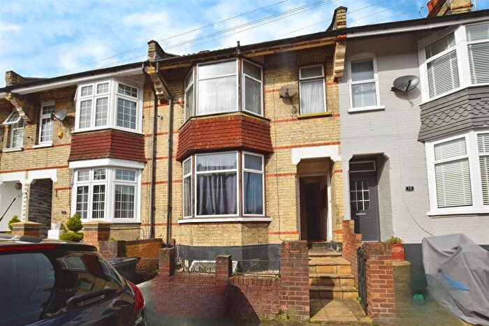 5 Bedroom Terraced House For Sale In Westbury Road, Watford, WD18
